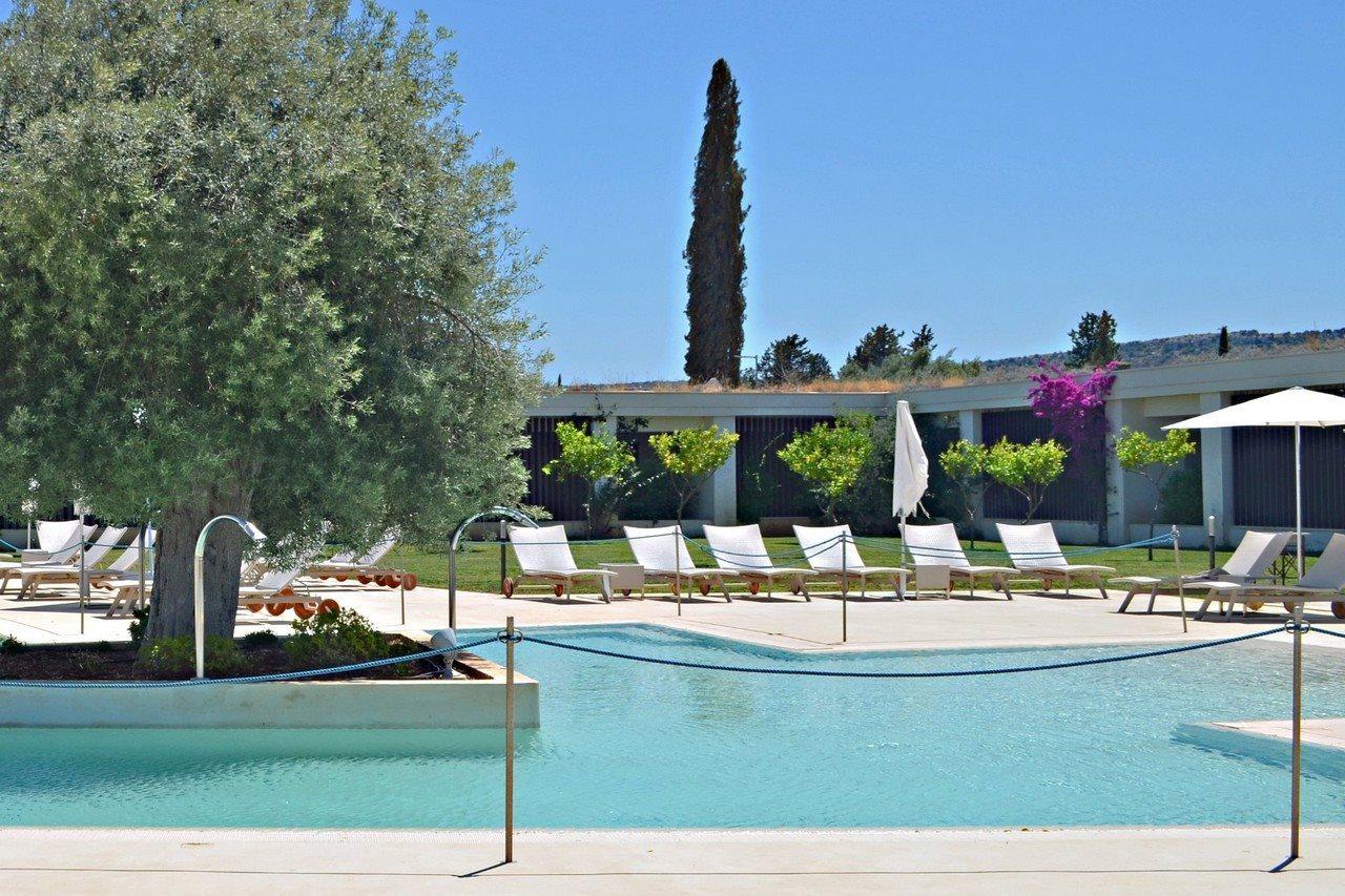 Borgo Di Luce I Monasteri Golf Resort & Spa Συρακούσες Εξωτερικό φωτογραφία The pool at the hotel