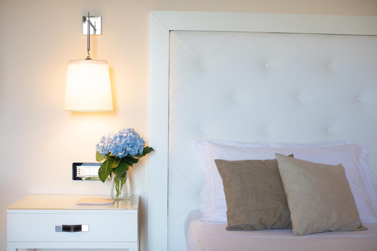 Borgo Di Luce I Monasteri Golf Resort & Spa Συρακούσες Εξωτερικό φωτογραφία A wall-mounted light