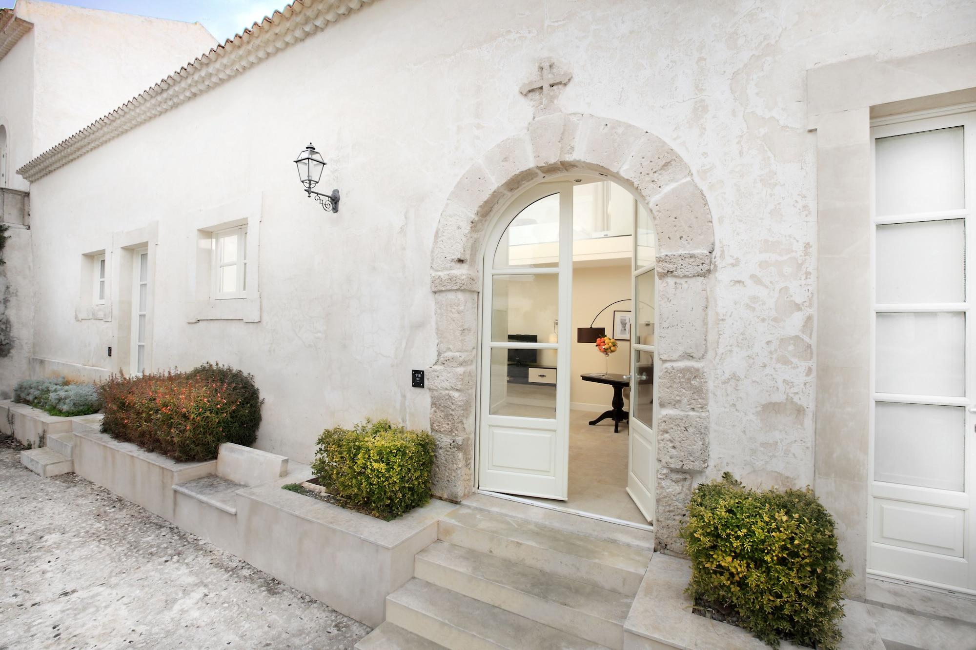 Borgo Di Luce I Monasteri Golf Resort & Spa Συρακούσες Εξωτερικό φωτογραφία Entrance to the museum
