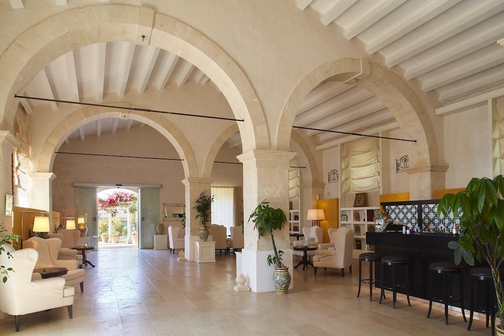 Borgo Di Luce I Monasteri Golf Resort & Spa Συρακούσες Εξωτερικό φωτογραφία The interior of the hotel