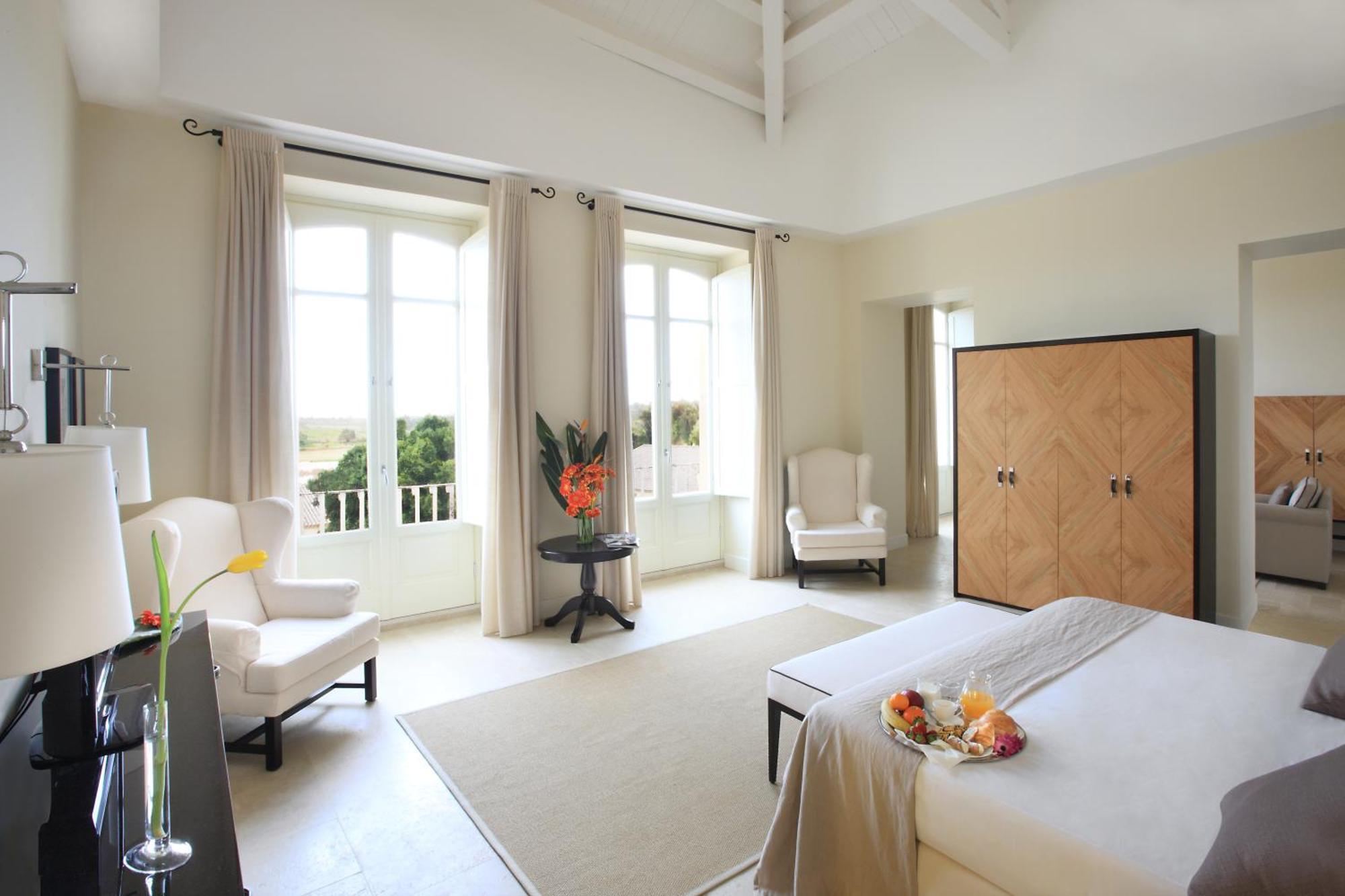 Borgo Di Luce I Monasteri Golf Resort & Spa Συρακούσες Εξωτερικό φωτογραφία A room at the Hotel de Crillon
