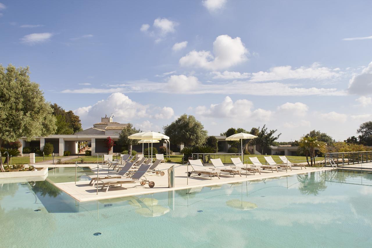 Borgo Di Luce I Monasteri Golf Resort & Spa Συρακούσες Εξωτερικό φωτογραφία The swimming pool at the resort
